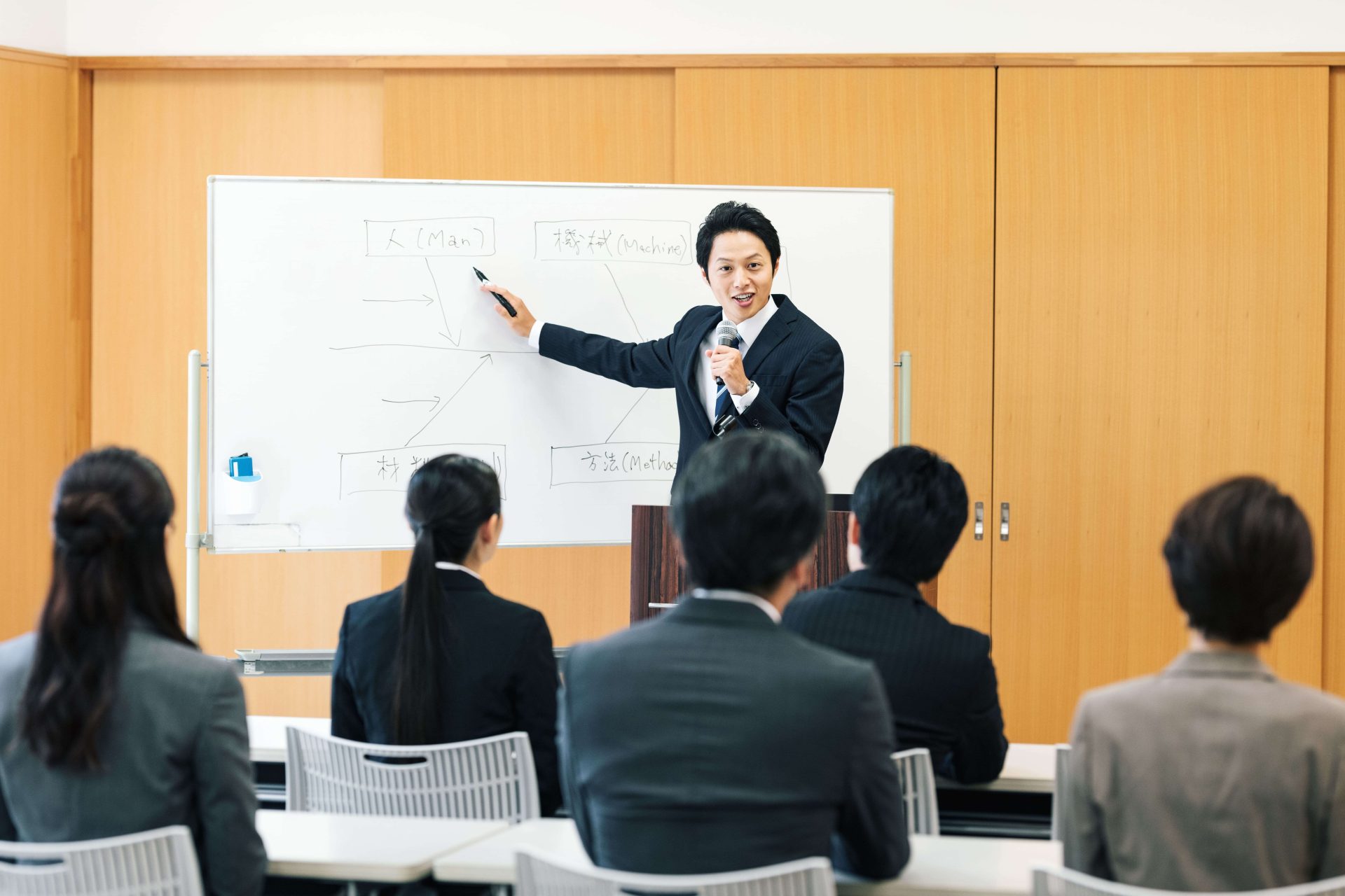 新社会人としての最初の一歩!新卒研修って何を学ぶの?