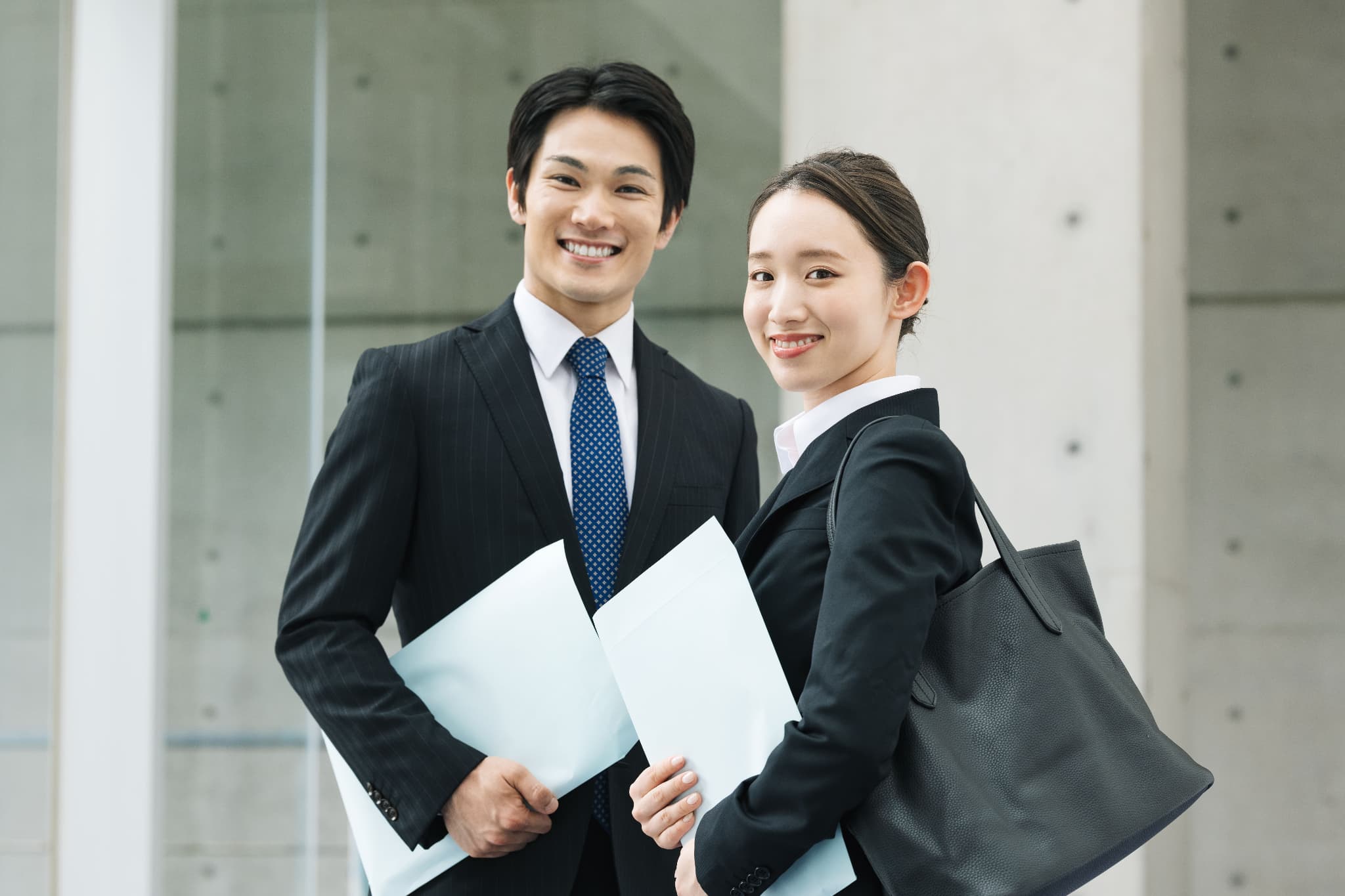 【就活スタート目前!】今から準備しておきたい『業界研究』の効率的な進め方とは
