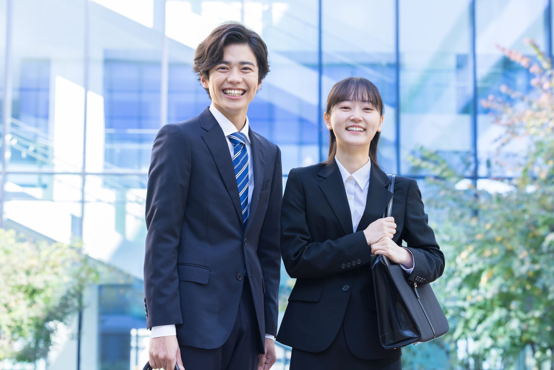 【新社会人の必需品】失敗しないスーツの選び方&着こなしとは